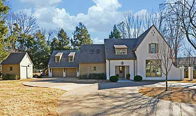 front exterior of architect\'s house in Germantown, Tennessee