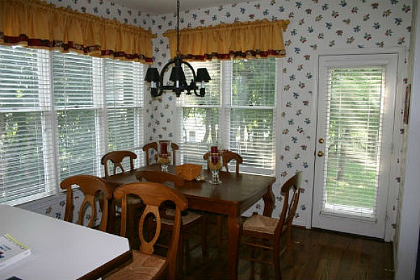 Julie's breakfast nook before makeover