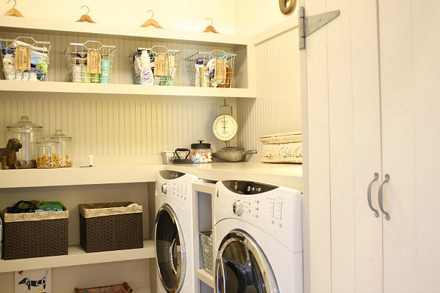 Tricia's cottage kitchen-laundry