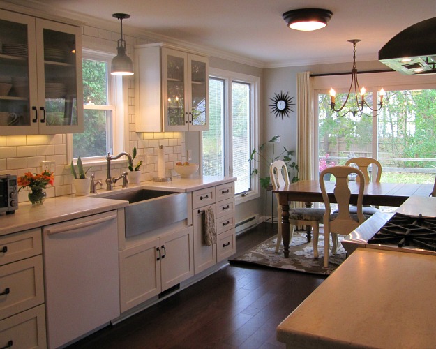 Joyce's black and white kitchen 5