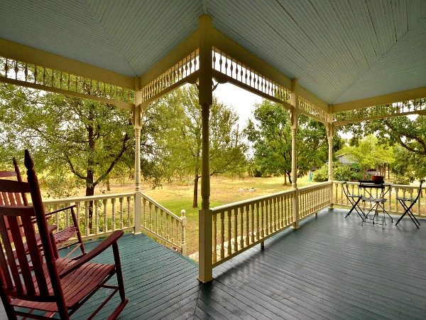 10801-Schmidt-Lane Texas restored farmhouse for sale (4)