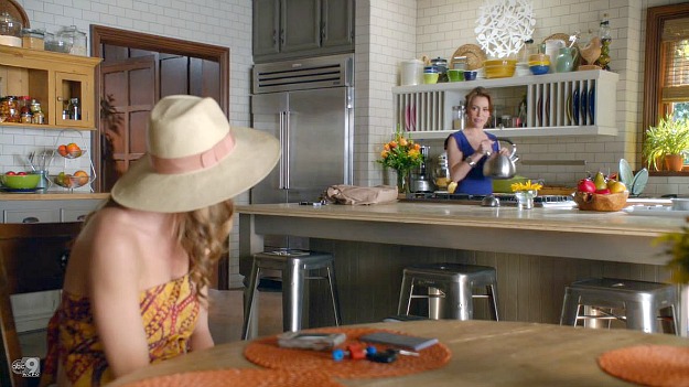 Savi's kitchen on TV show Mistresses ABC (9)