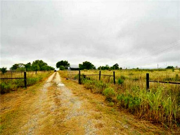 farm for sale in Manor Texas