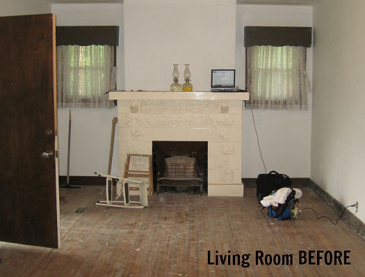 Bungalow living room BEFORE