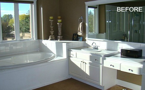 owner's suite bathroom before remodel