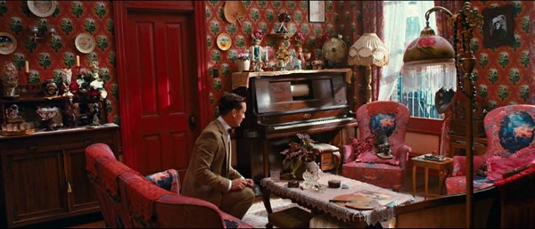 The Sets From Baz Luhrmann S Great Gatsby Including Nick Cottage Red New York City Apartment Great Gatsby 2