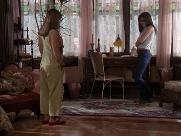 Charmed Halliwell Manor Prue's bedroom