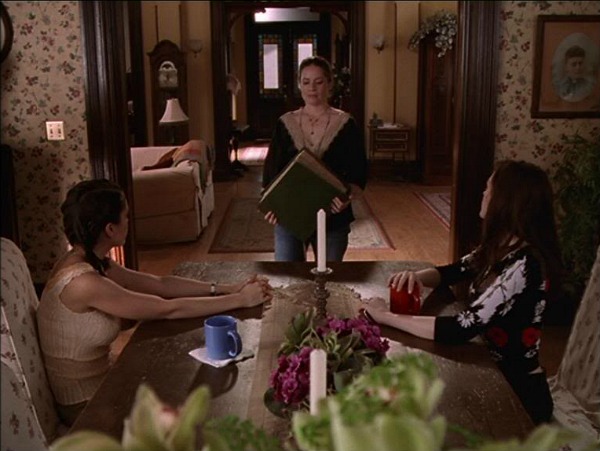 Charmed Halliwell Manor dining room 5