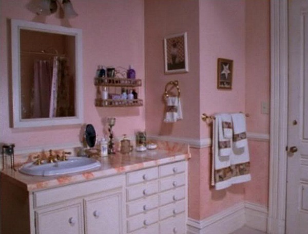 Charmed Halliwell Manor pink bathroom