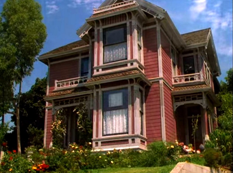 Front of House Halliwell Manor on Charmed TV series