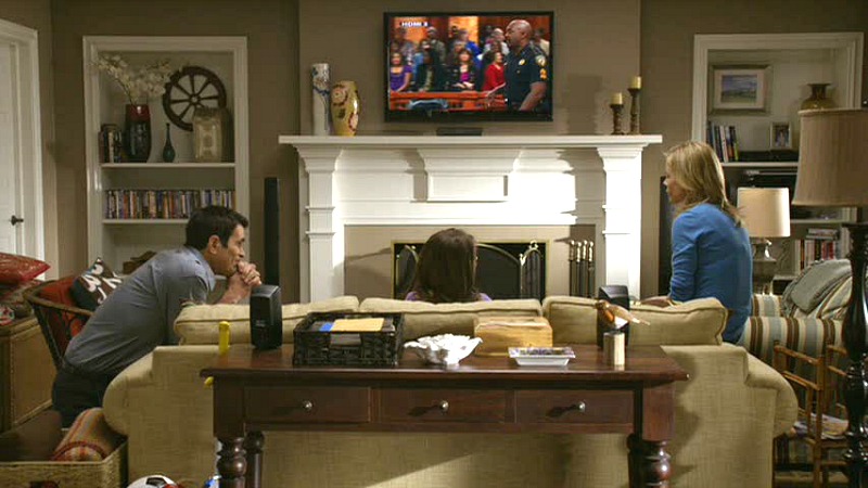 Modern Family Claire and Phil Dunphy's house-TV room