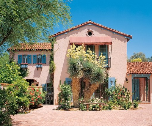 Linda Ronstadt's pink house in Architectural Digest 04