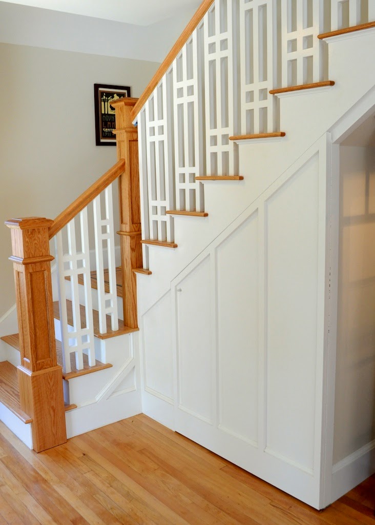 Craftsman style staircase in bungalow