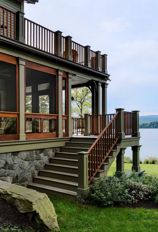 steps leading from back deck to yard