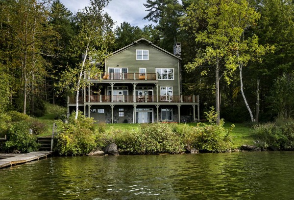 back exterior of Lake House in Connecticut by Crisp Architects