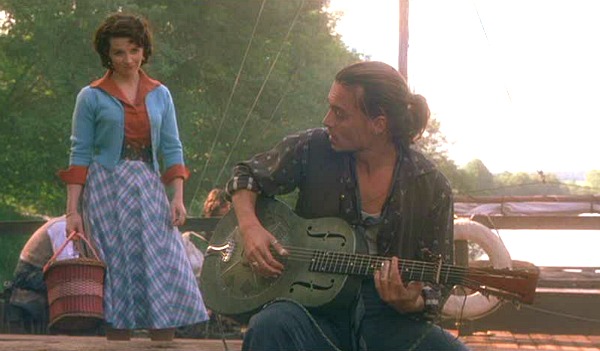 Juliette Binoche and Johnny Depp in Chocolat