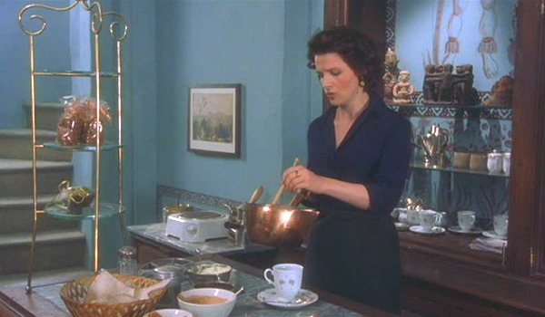 Juliette Binoche making chocolate in the chocolate shop