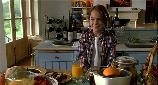 Lindsay Lohan in The Parent Trap vineyard kitchen