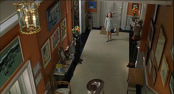 Lindsay Lohan walking into townhouse entry hall in Parent Trap