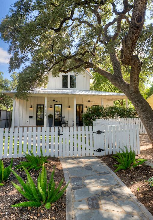 Modern Farmhouse For Sale in Austin TX | hookedonhouses.net