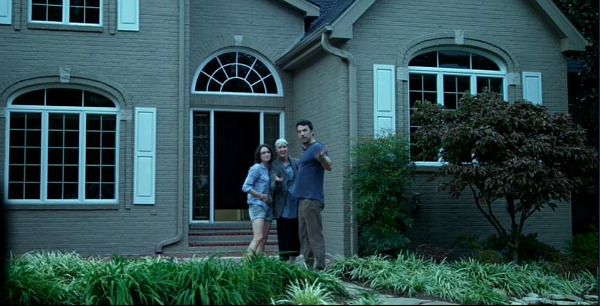 front exterior of Gone Girl movie house