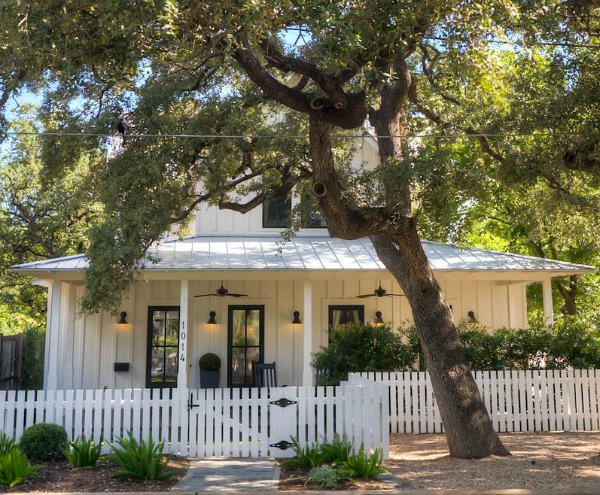 Modern Farmhouse For Sale in Austin