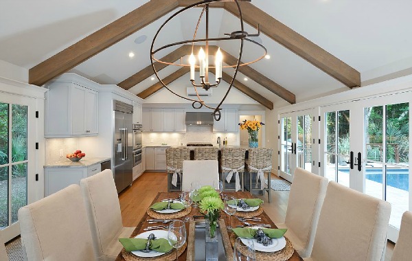 dining area in kitchen