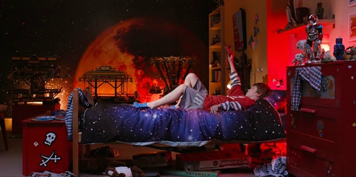 boy\'s room with space theme