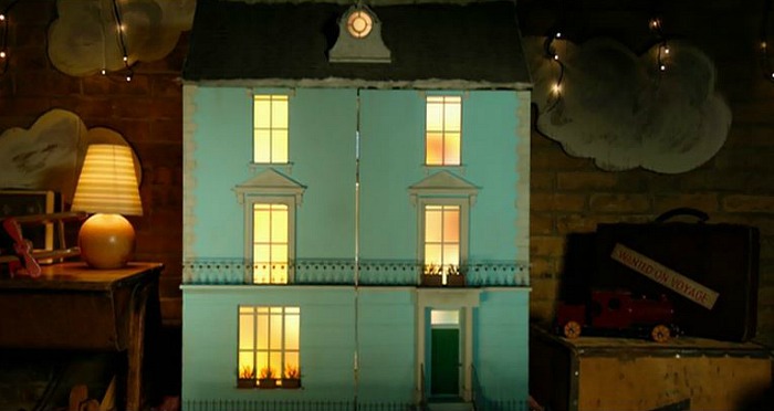 The Dollhouse from the movie Paddington | hookedonhouses.net