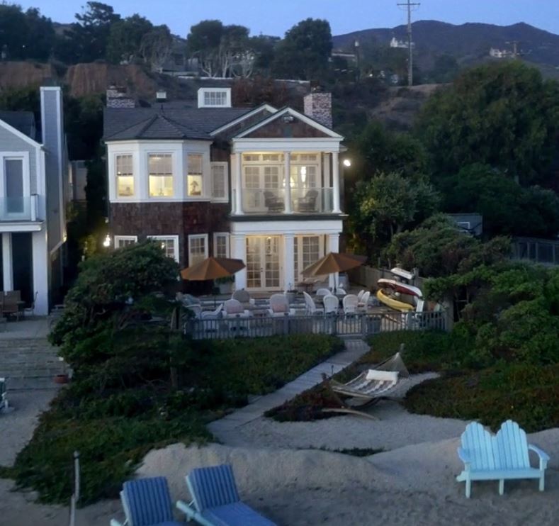 Grace and Frankie on Netflix Beach House