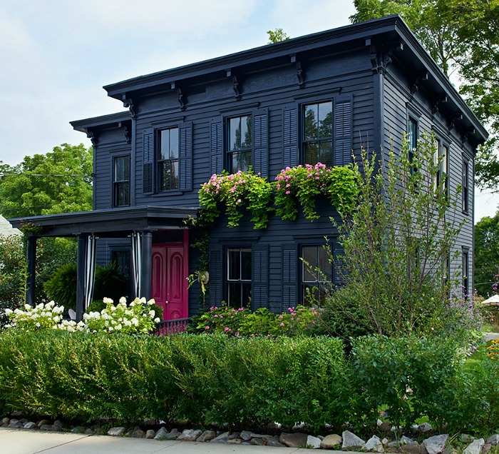 Roger Hazard and Chris Stout-Hazard's Black House with Pink Door in New York