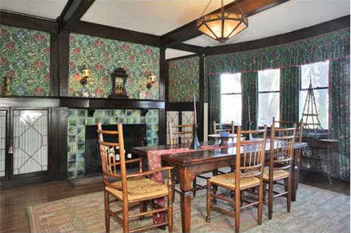 The Victorian dining room from the "Stepmom" movie house