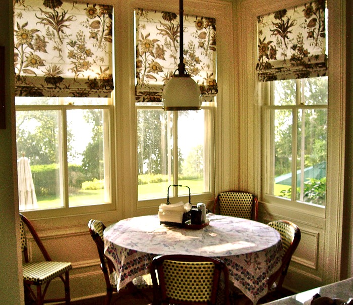 Kitchen nook in the real "Stepmom" movie house