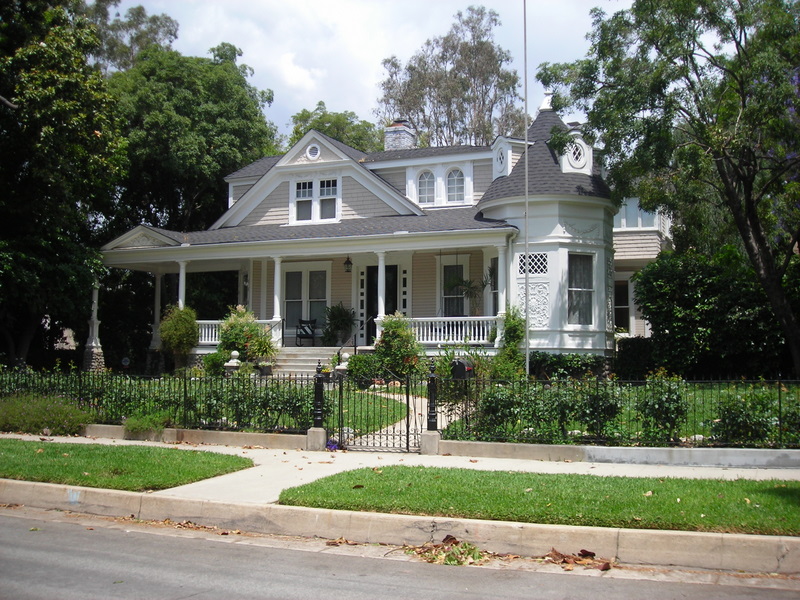 "Daddy Day Care" movie house today 351 N. Congress in Pasadena via I Am Not a Stalker blog