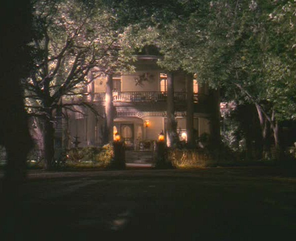 "Hope Floats" house at night