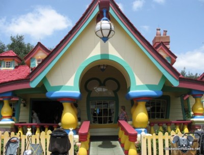 front exterior of Mickey Mouse's house at Disney World