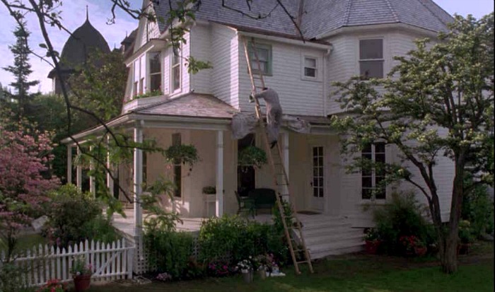 The white house from the movie "The Hand That Rocks the Cradle" 808 Yakima in Tacoma WA