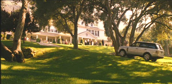 Viola's Summer home in "Monster-in-Law" same as Independence Inn on "Gilmore Girls"