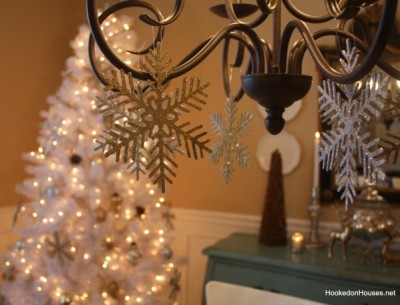 Hooked on Holiday House Tours: My White Christmas Tree