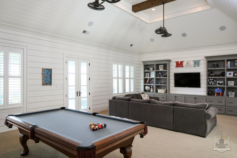 media and hang out room with TV and pool table