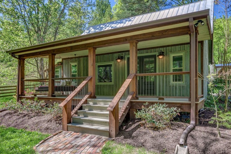 Nest A Pretty Little Cabin Rental In Franklin Tennessee