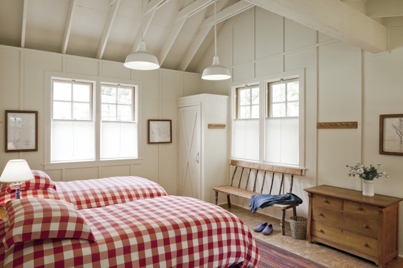 Small cottage bedroom with two twin beds