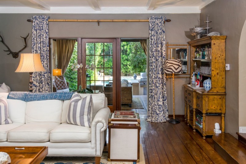 french doors leading from living room to backyard