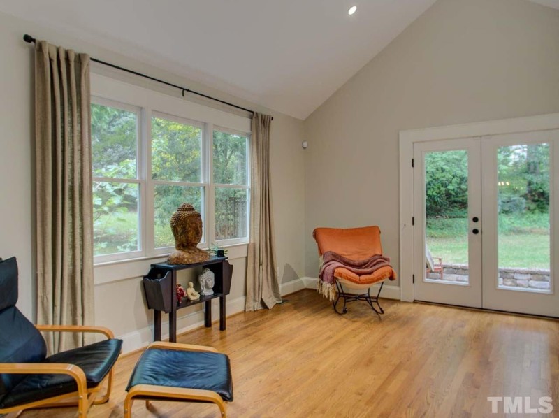 yoga room in bungalow