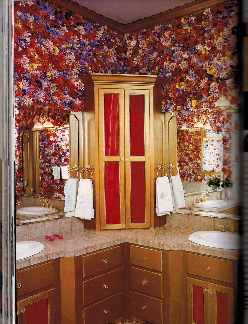 Trading Spaces flower walls in bathroom