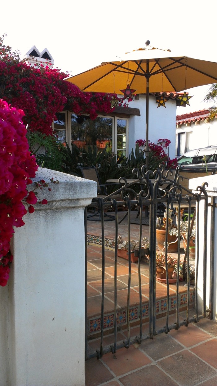 Bob and Veronica's Spanish-style home in California (9)