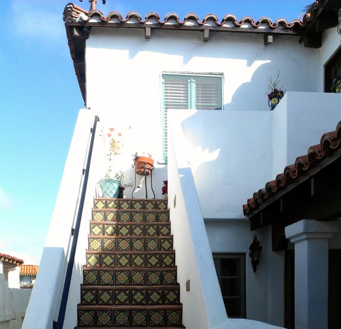 Bob's Spanish-style home in San Clemente CA (1)