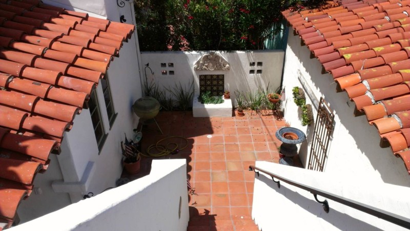 Bob's Spanish-style home in San Clemente CA (14)