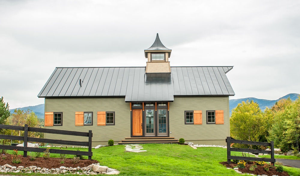 Front exterior of Cabot Barn a Yankee Barn Homes Design