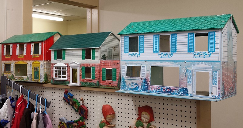 antique dollhouses